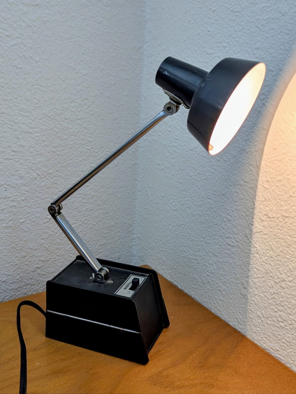 Vintage Black Mobilite Model 26 Adjustable Desk Lamp Hi-Lo mid century modern